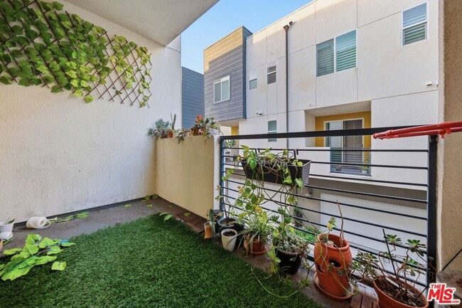 Building Photo - 807 Jade Pl.