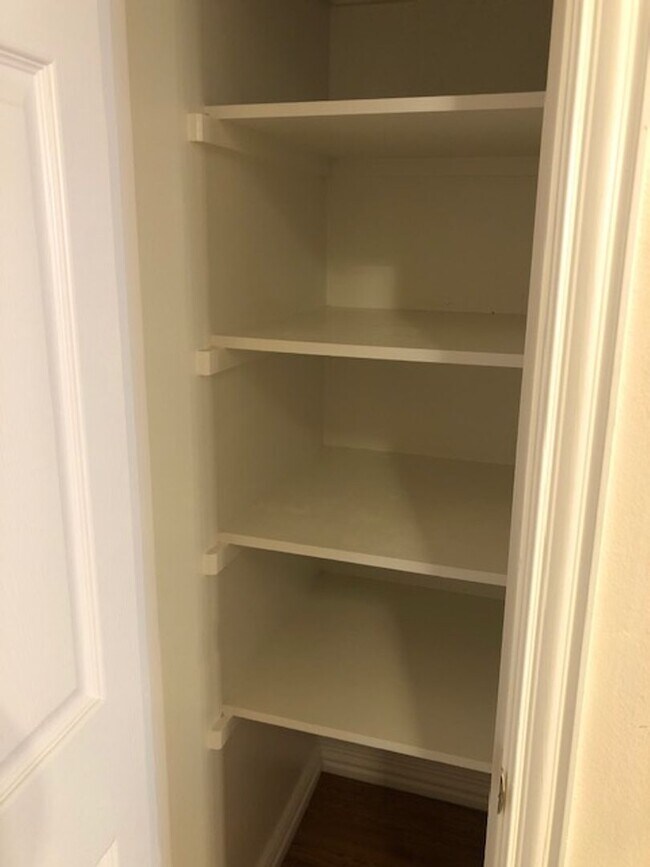 Foto del edificio - 2 BEDROOM TOWNHOME IN DENTON