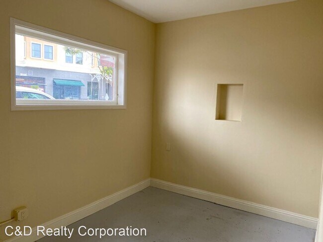 Building Photo - 290 Miramar Ave