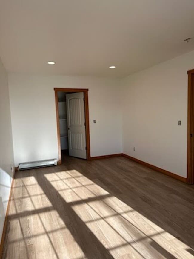 Foto del edificio - 3 Bed 2.5 Bath in Belgrade with attached g...