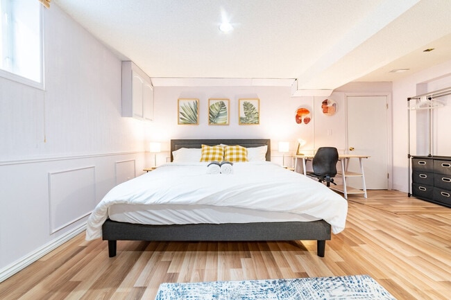 Photo du bâtiment - 102 Northmanor Crescent