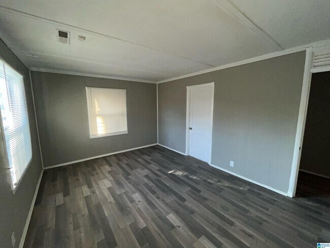 Building Photo - 624 4th Ct W