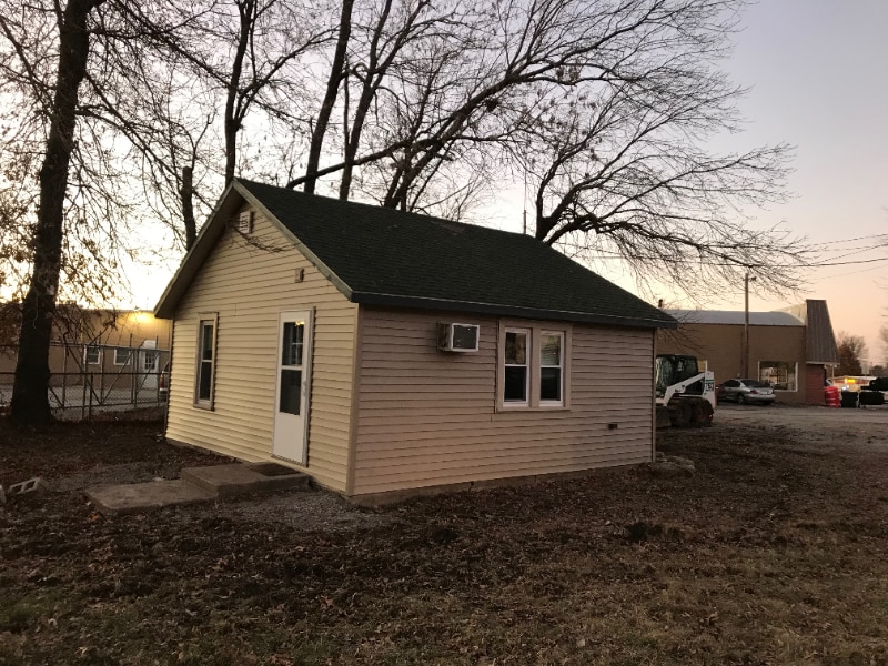 Building Photo - 1408 S Commercial St