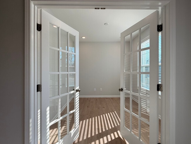 Building Photo - 2459 Englemann Dr