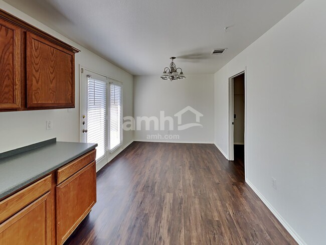 Building Photo - 4928 Trail Creek Dr