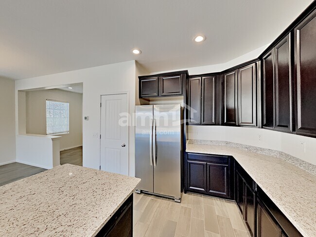Foto del edificio - 20253 W Sherman St