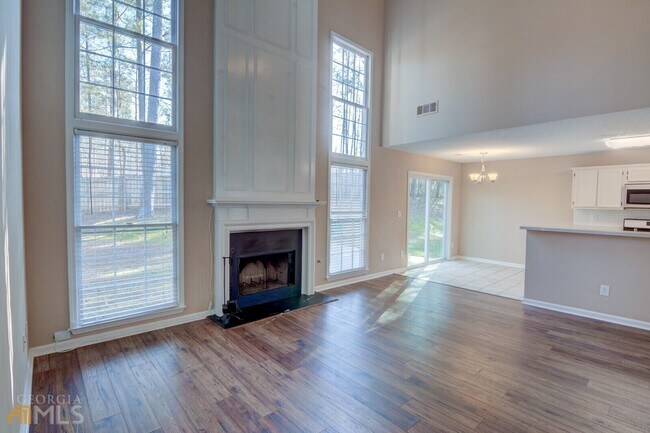 Building Photo - 380 Avebury Ct