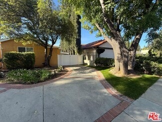 Building Photo - 10229 1/2 Jumilla Ave