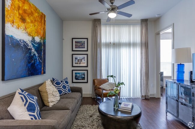 Foto del edificio - Stylish Homes in a Prime Location!