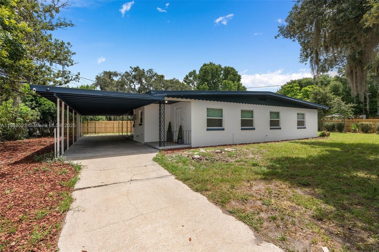 Primary Photo - 4255 Wee St