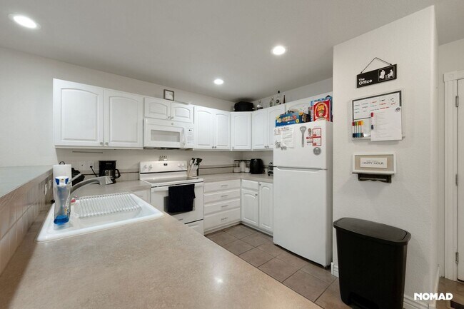 Foto del edificio - Spacious 4BR Townhome in Greeley