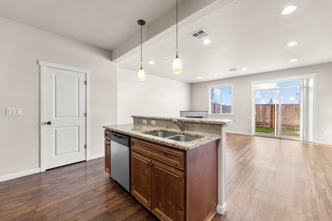 Foto del edificio - Luxury Townhome for Rent!!!