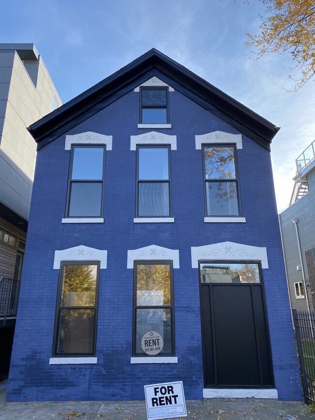 Building Photo - 1731 W Potomac Ave