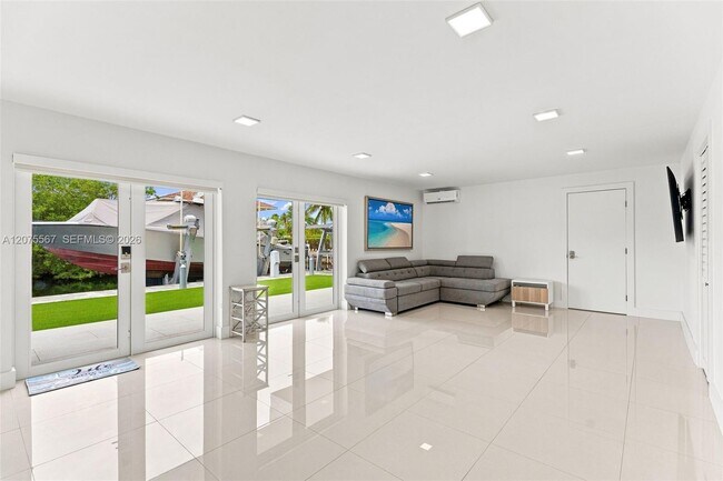 Building Photo - 203 Gulfview Dr
