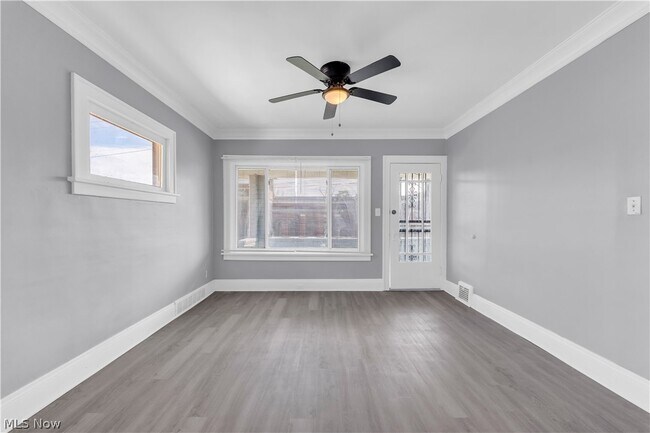 Foto del edificio - 10613 Sandusky Ave