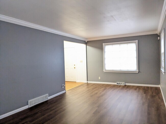 Building Photo - 4821 Edgewood Hills Dr