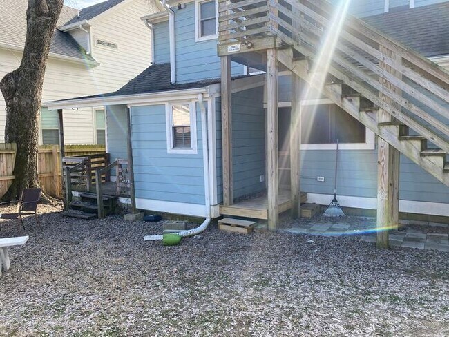 Building Photo - Cozy Studio in the Heart of East Nashville!