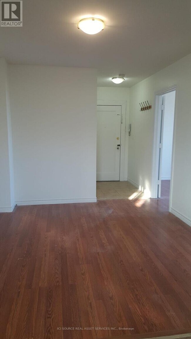 Photo du bâtiment - 44 Bartonville Ave W