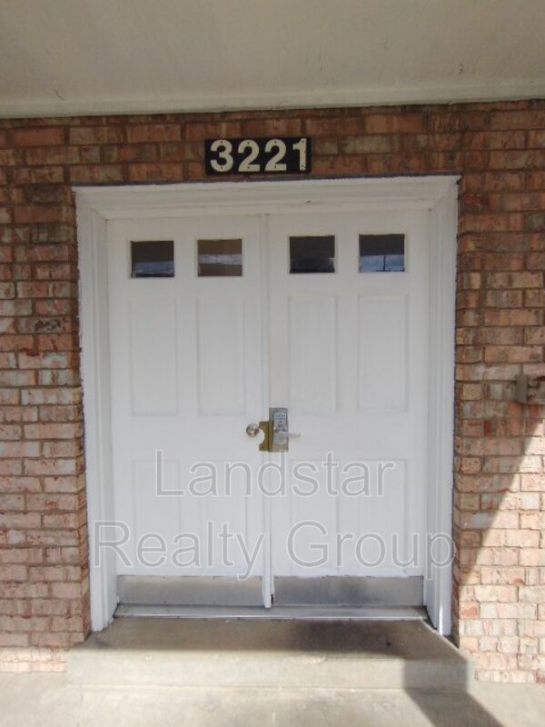 Foto del edificio - 3221 Kemmons Dr