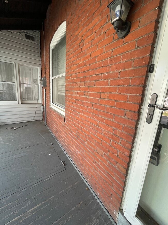 Building Photo - 302 Edmonds Ave