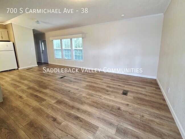 Building Photo - 700 S Carmichael Ave