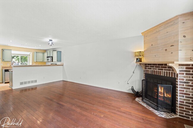 Photo - 1253 S Flower Cir Townhome