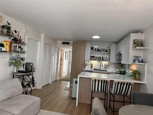Building Photo - 1666 West Ave