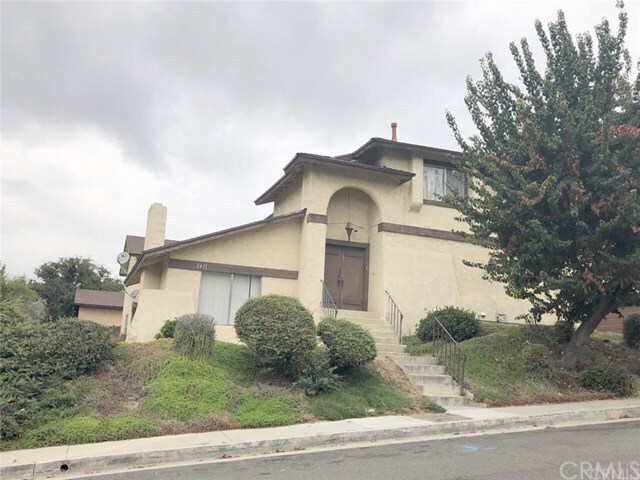 Primary Photo - 2411 S Ridgewood Dr