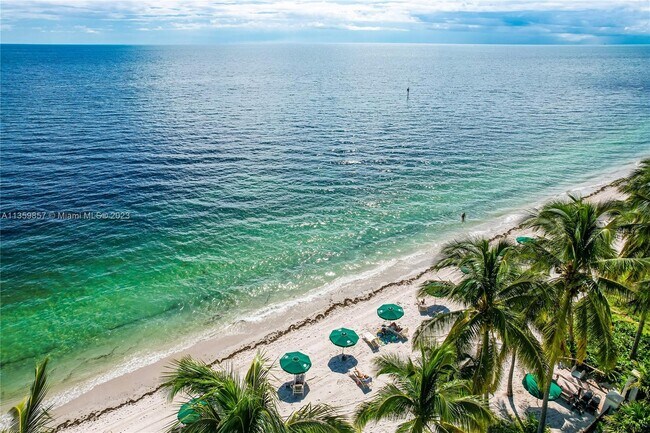 Foto del edificio - 765 Crandon Blvd