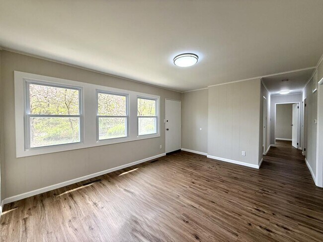 Foto del edificio - 271 Sawmill Rd