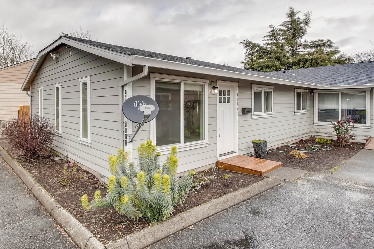 9115 N Ivanhoe St, Portland, OR 97203 Townhome Rentals in Portland OR