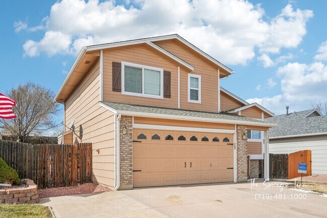 Foto del edificio - CHARMING 4-BEDROOM HOME NEAR FORT CARSON IN GLEN AT WIDEFIELD - Security Deposit Waiver Available