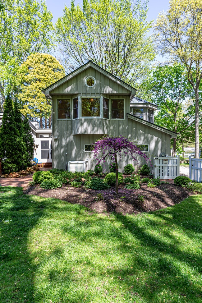 Camino a la entrada privada - 109 Murray St