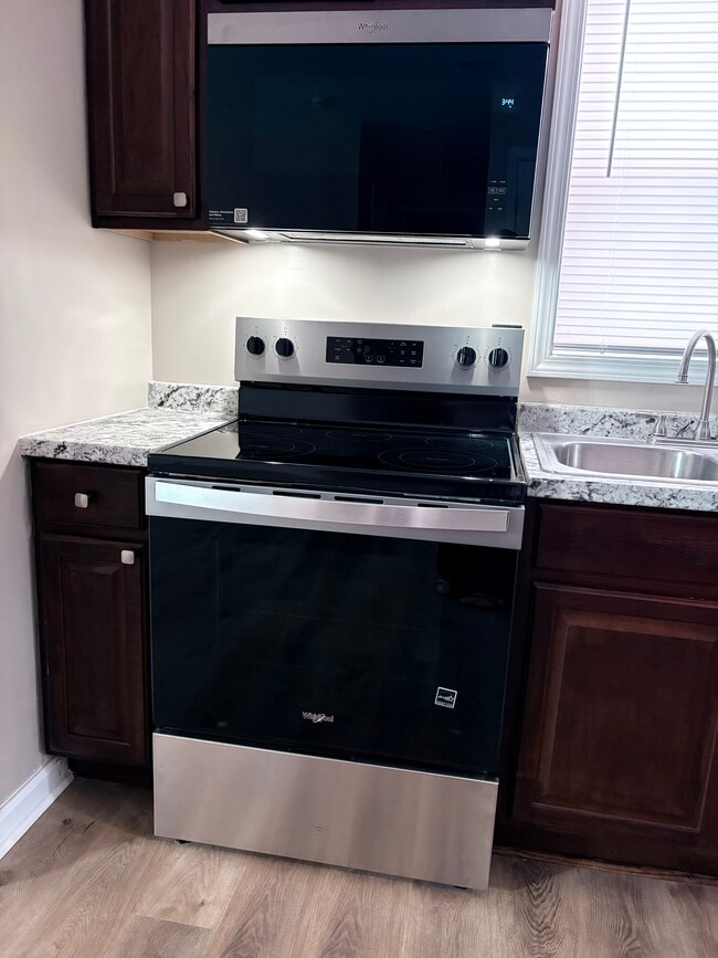 Building Photo - 2741 Jones Ave