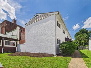 Building Photo - 4032 MacArthur Ave