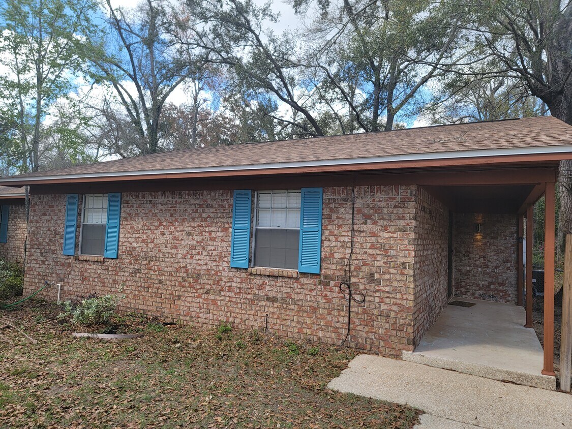 1406 John Carroll Dr, Pensacola, FL 32504 Townhome Rentals in