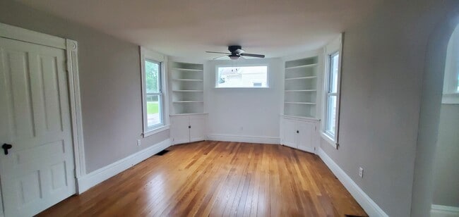 Building Photo - 707 Dewitt Ave
