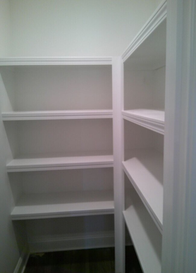 Building Photo - 496 MS-468