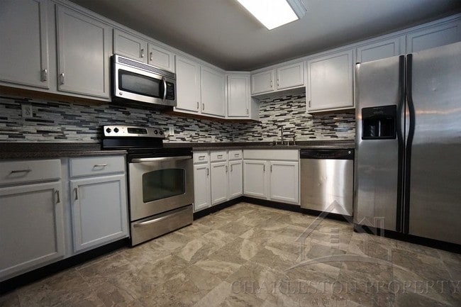 Building Photo - Charming 3/1 home located in Wagener Terrace