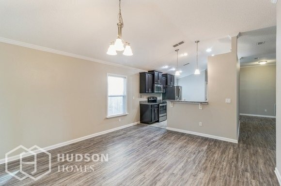 Building Photo - 15744 Canoe Creek Dr