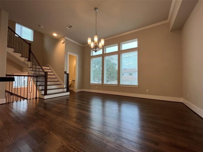 Building Photo - 5623 Kansas St