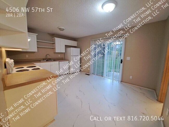 Building Photo - 2 bedroom and garage in Park Hill Schools!