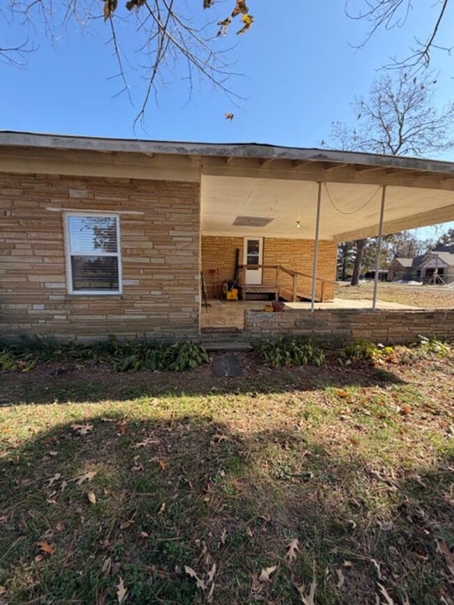 Building Photo - 2 Bed / 1 Bath Home in Newark | Newly Updated