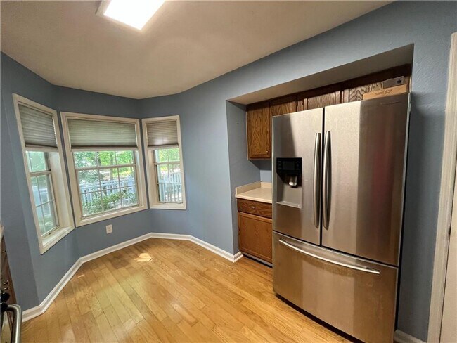 Foto del edificio - 4161 Riverlook Pkwy SE