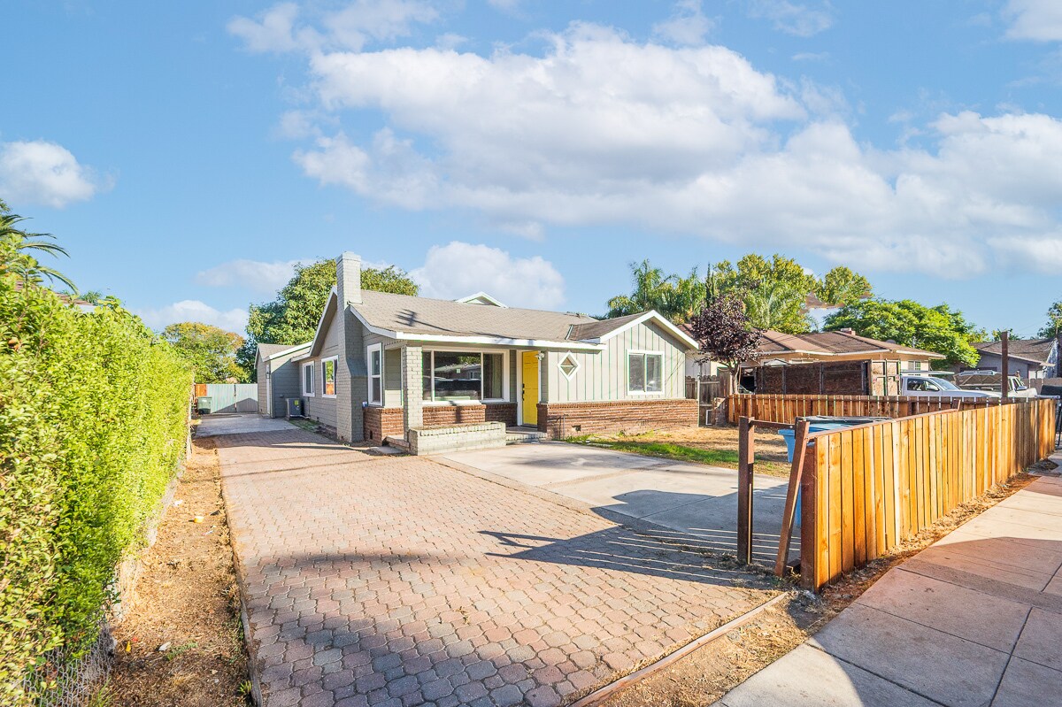 Foto principal - 2268 Dumbarton Ave