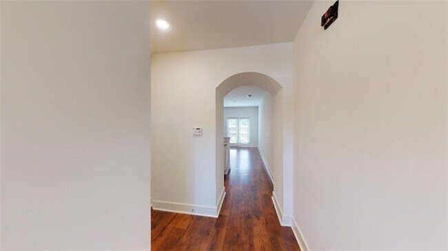 Building Photo - 6330 Scudders Dr