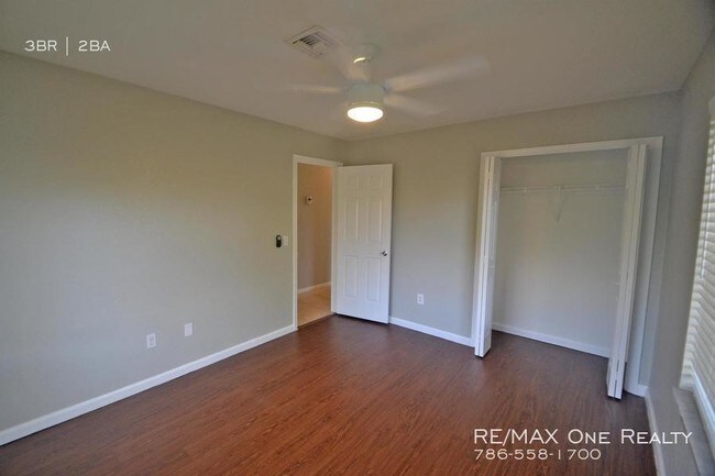 Building Photo - 1211 Wyndcliff Dr