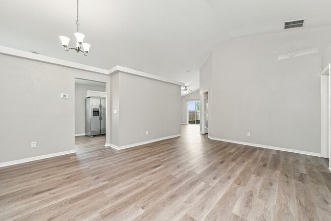 Foto del edificio - 3027 Eagle Crossing Dr