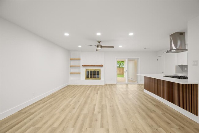 Foto del edificio - 9006 Lodge Ct