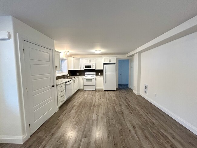 Building Photo - 15 Cherrybark Cres